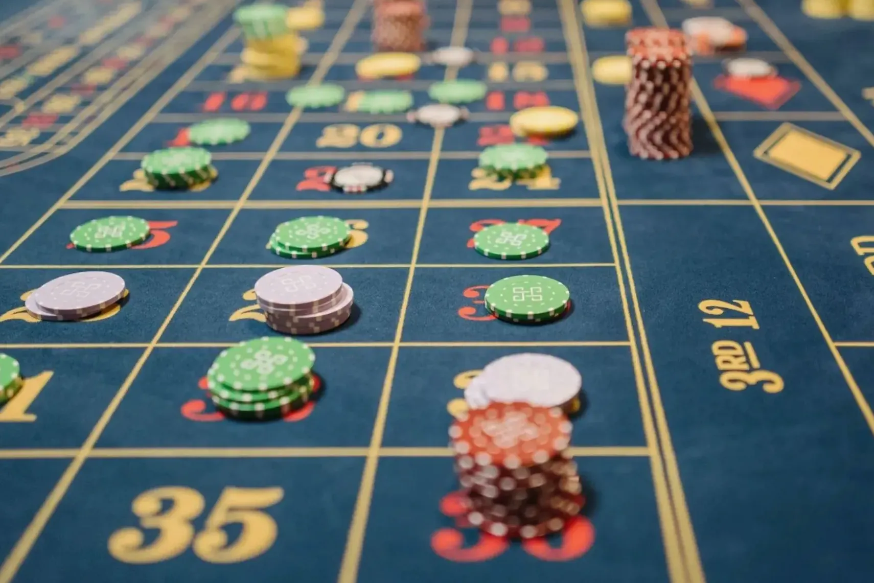 Table games and an evening atmosphere